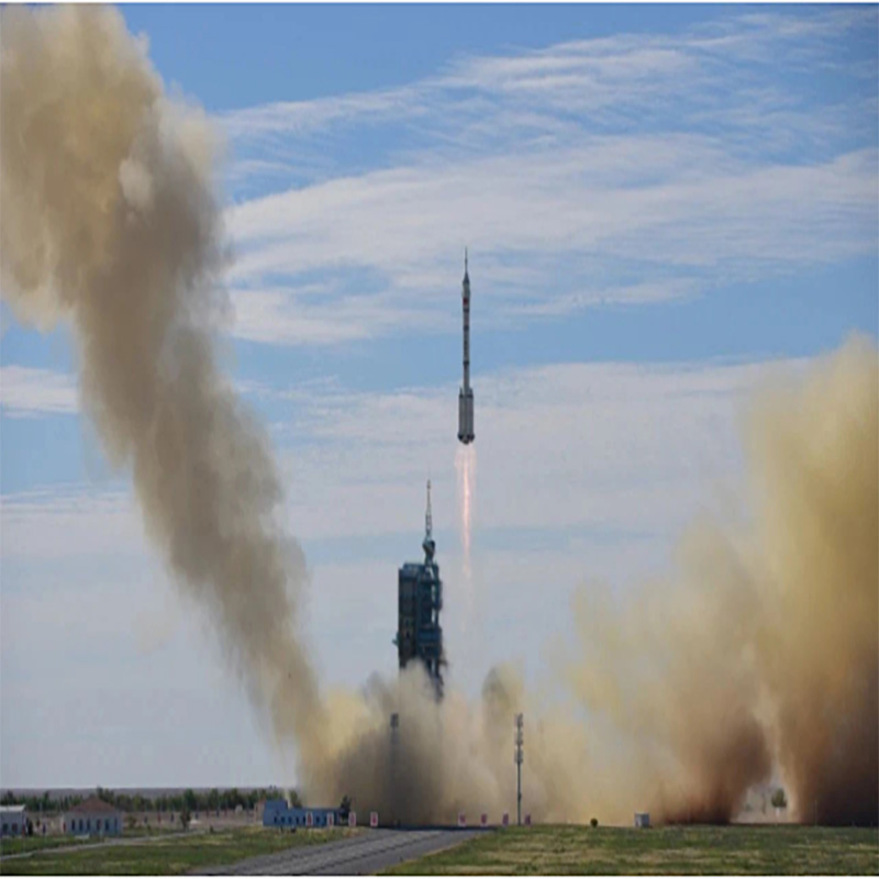 Varmt lykønske Kina med den vellykkede lancering af sin bemandet raket